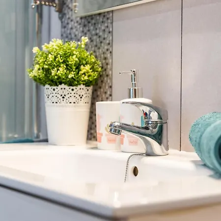 Amazing In Americas Hill *