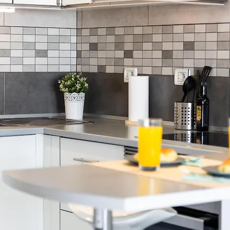 Amazing In Americas Hill *